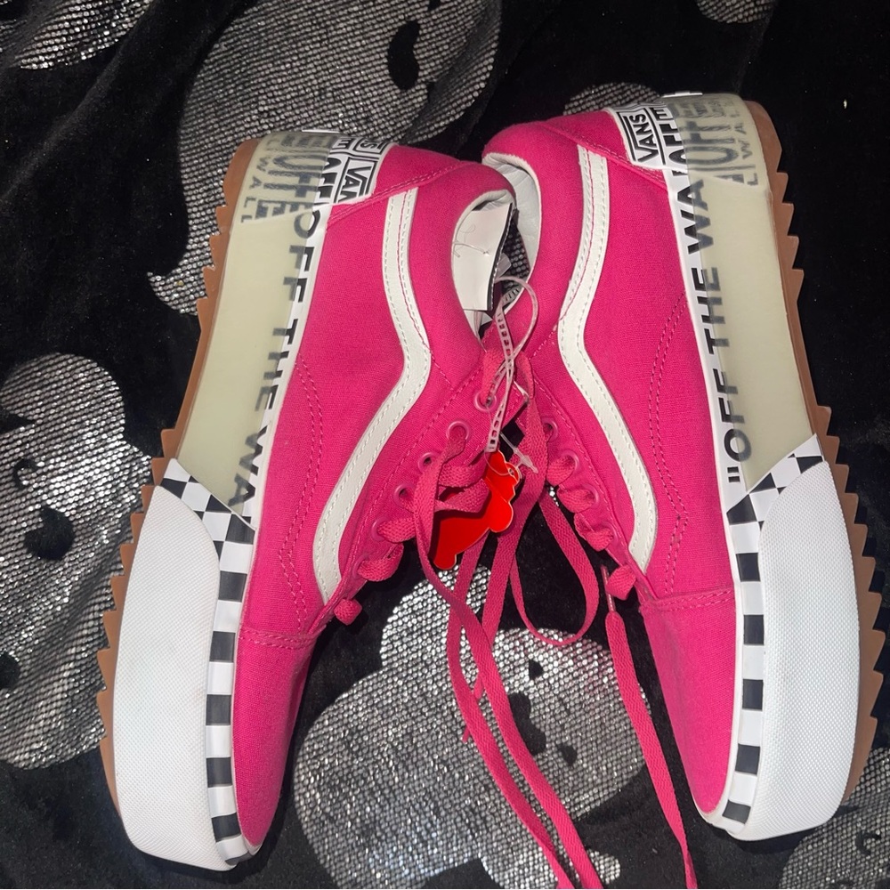 Vans Old Skool Pink Stacked Logo Platform Sneakers Women’s 11 men’s Size 9 NWT
